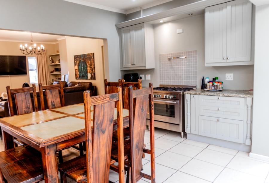 5 Bedroom Property for Sale in Milnerton Central Western Cape